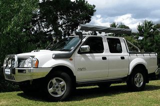 Snorkel Safari 4x4 - Nissan Navara D22 2.5L Double batteries Safari 4x4 SS726HF Xperts4x4